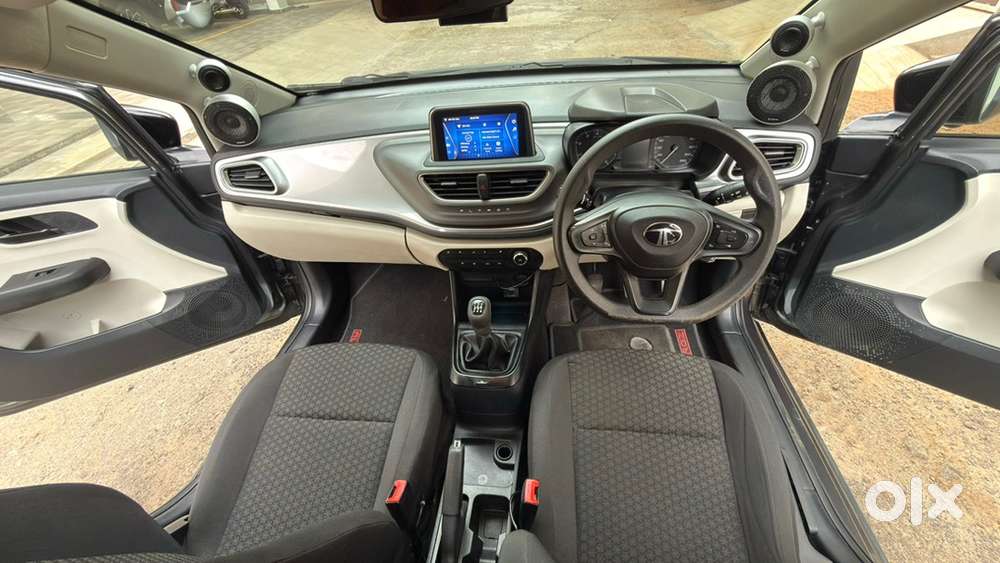 Tata Altroz Petrol Manual 2024