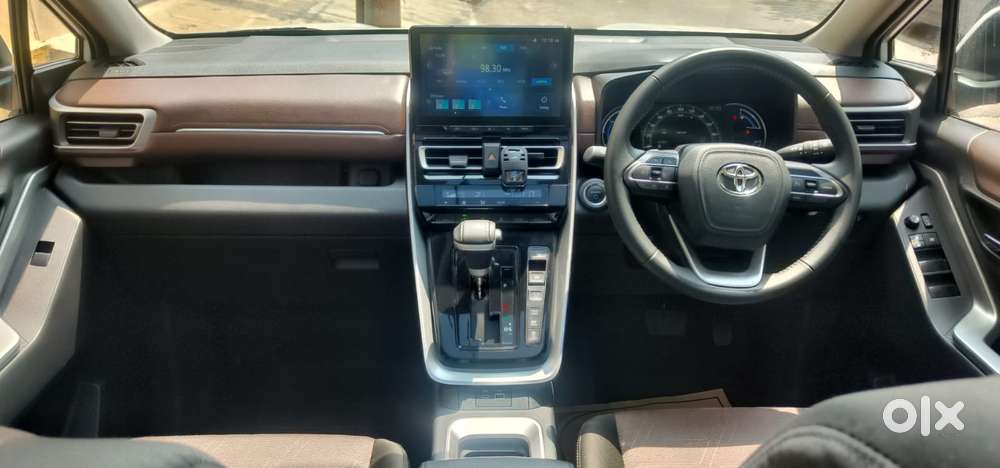Toyota Innova Hycross 2.0 Vx (o) Hybrid 7 Str, 2024, Petrol