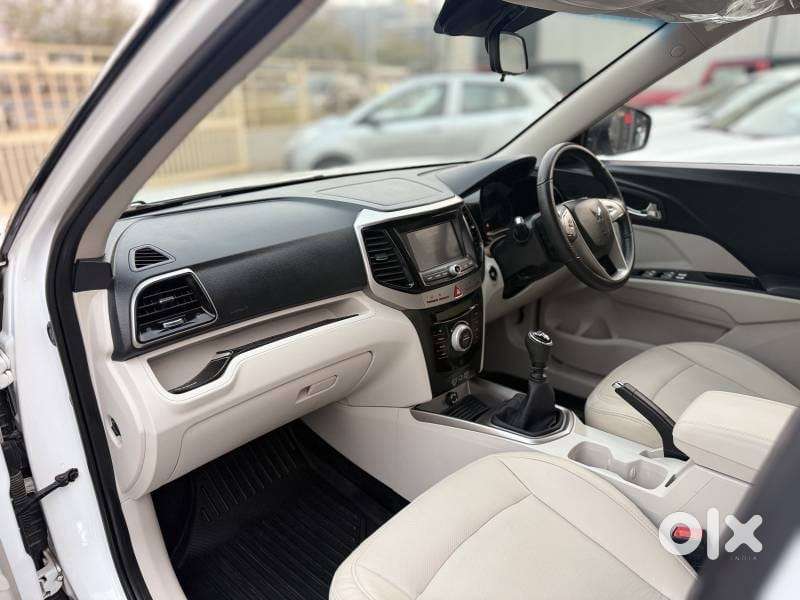 Mahindra Xuv300 W8, 2024, Petrol