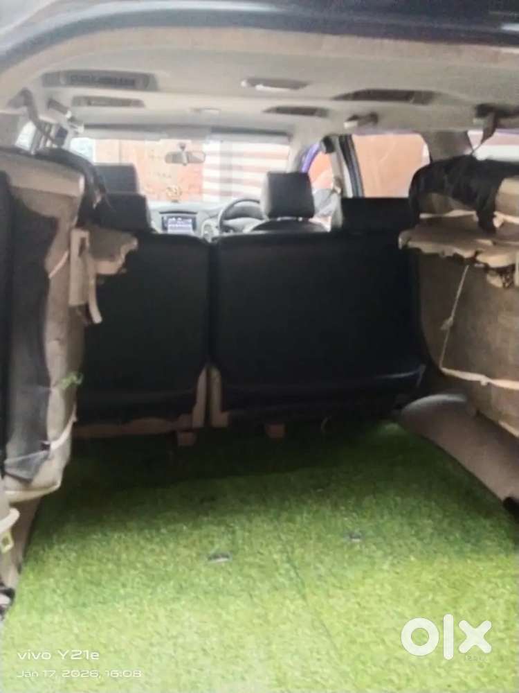 Toyota Innova 2011 Diesel 126000 Km Driven Good Condition New Tyre