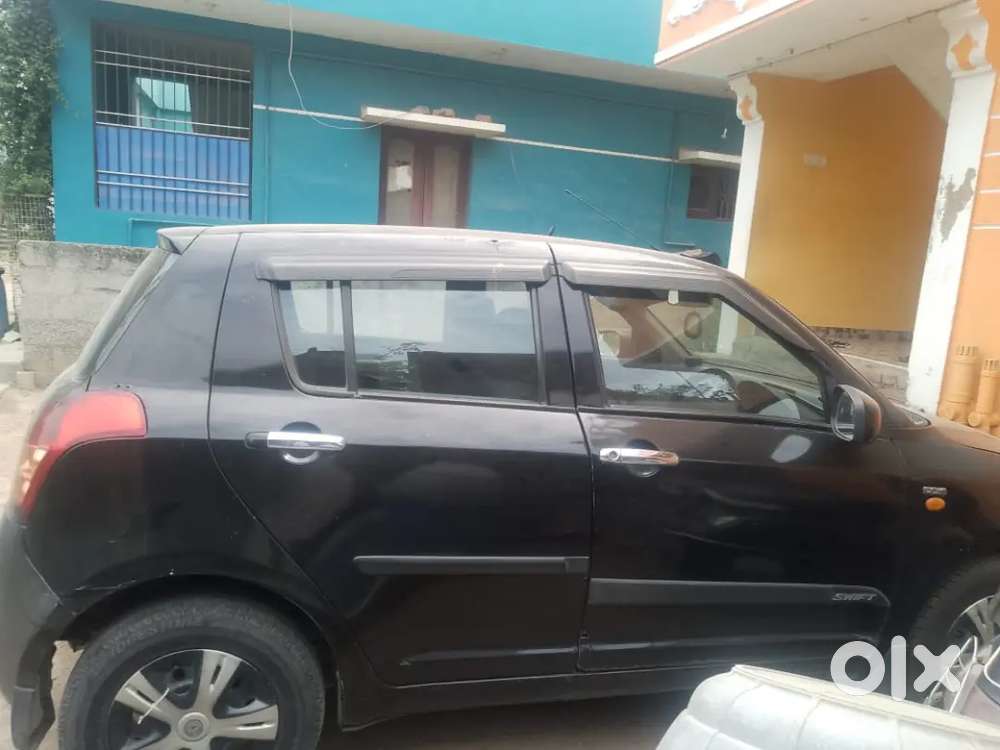 Maruti Suzuki Swift 2011 Diesel 105000 Km Driven