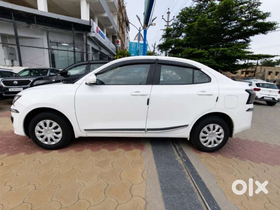 Maruti Suzuki Dzire 1.2 Vxi, 2025, Petrol