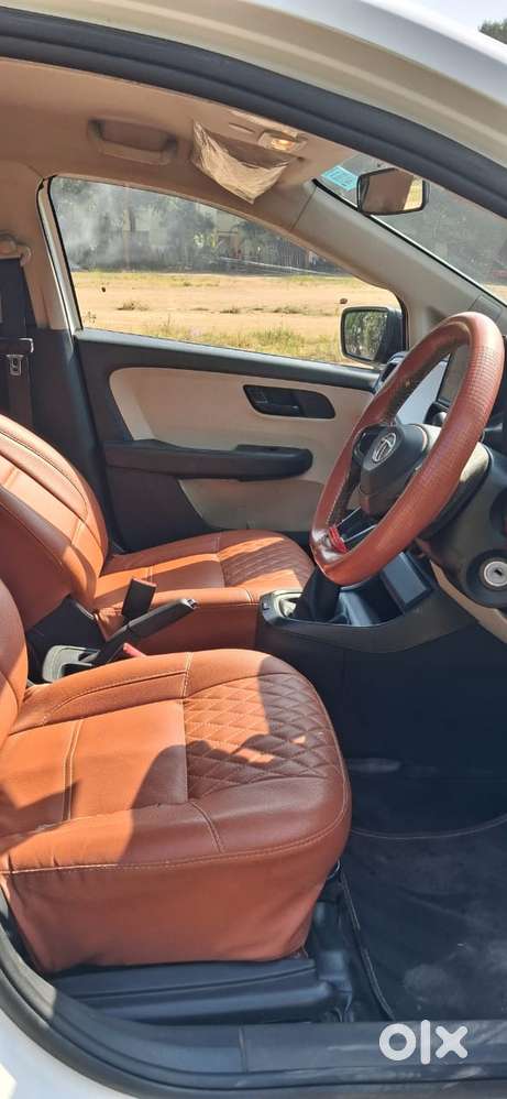Tata Altroz 1.2 Xe, 2022, Petrol
