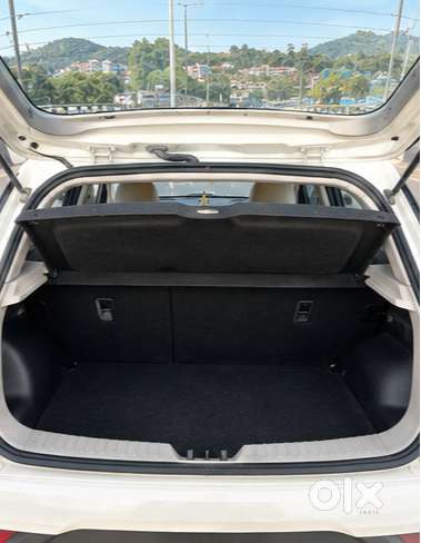 Xuv 300 W8 (o) Dsl Amt ( Dr`s Car )