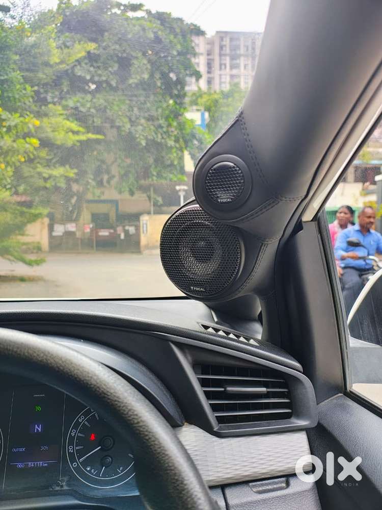 Toyota Innova Crysta 2.8g At 2019