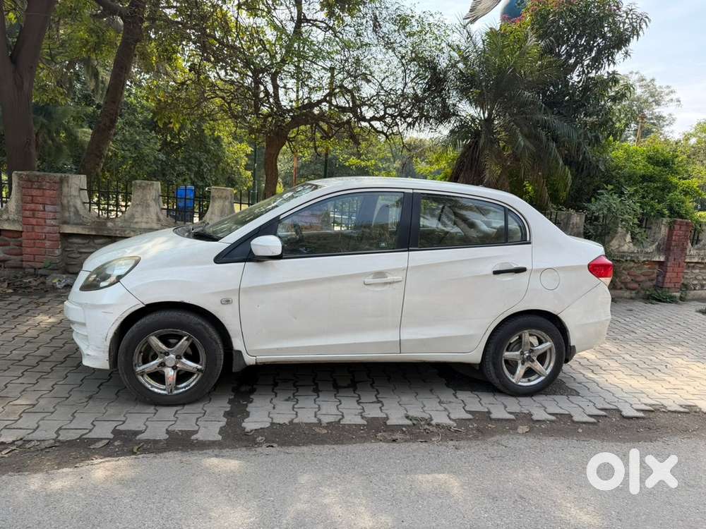 Honda Amaze 2015 Diesel Well Maintained