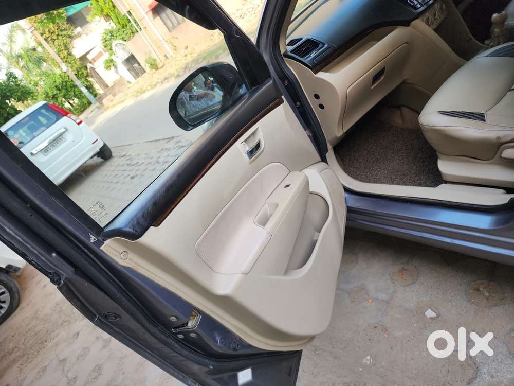 Maruti Suzuki Swift Dzire 1.2 Vxi Bsiv, 2016, Petrol