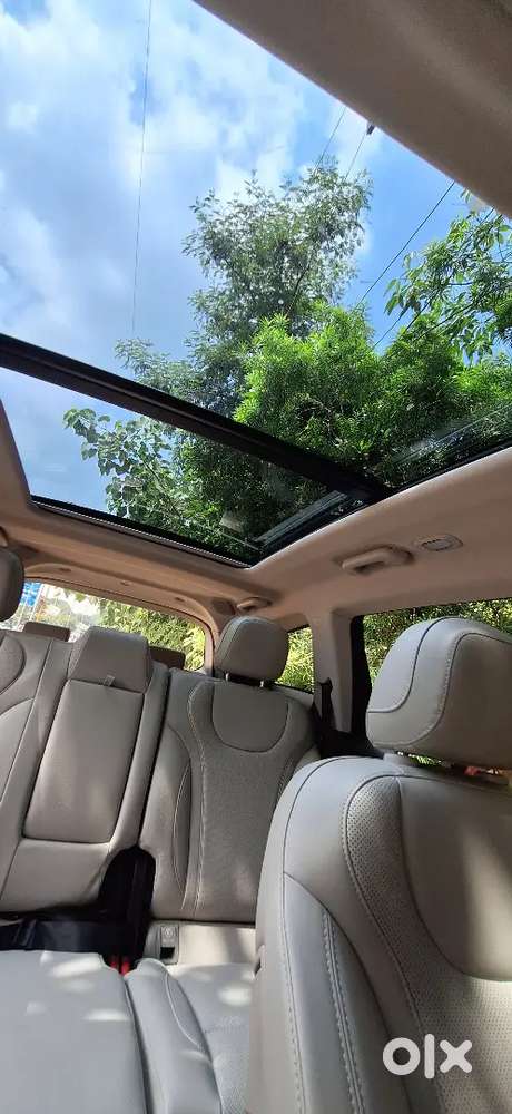 Mahindra Xuv700 2024 Diesel Well Maintained