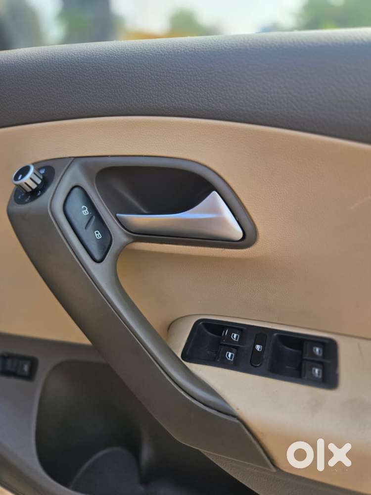 Volkswagen Vento 1.2l Tsi Highline Plus At Petrol, 2016, Petrol