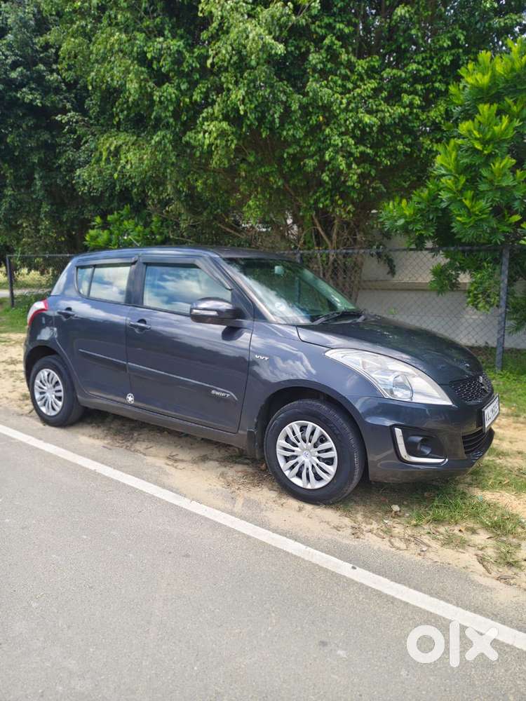 Maruti Suzuki Swift Vxi + Manual, 2017, Petrol