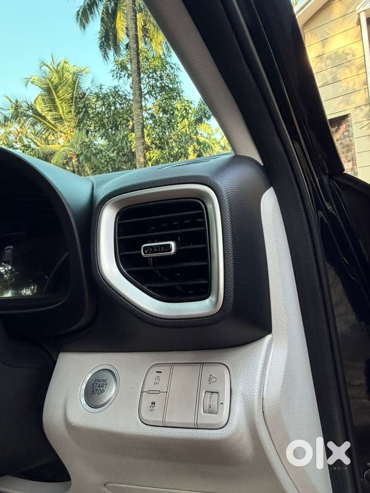 Hyundai Venue Diesel Manual 2023