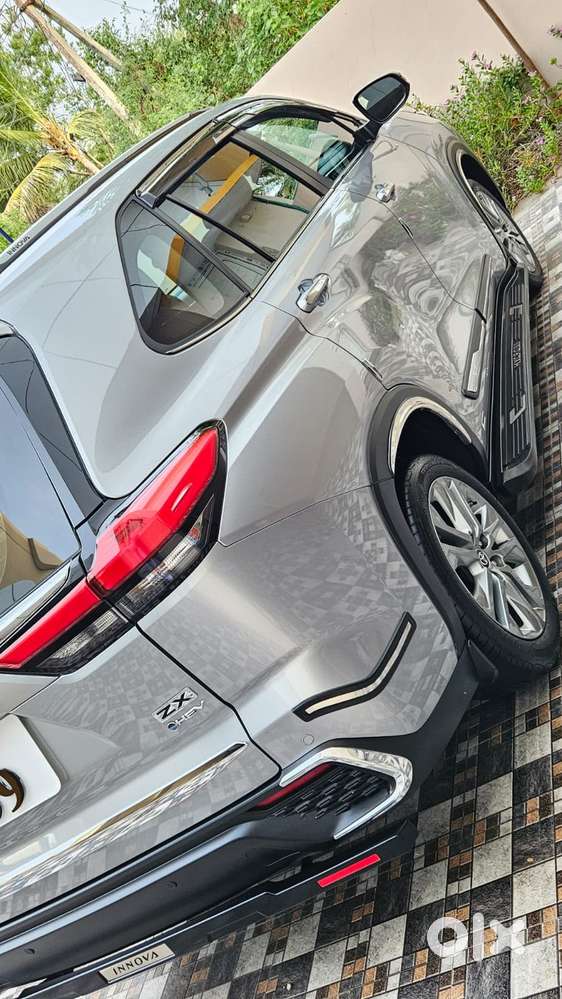 Toyota Innova Hycross 2.0 Zx (o) Hybrid 7 Str, 2026, Petrol