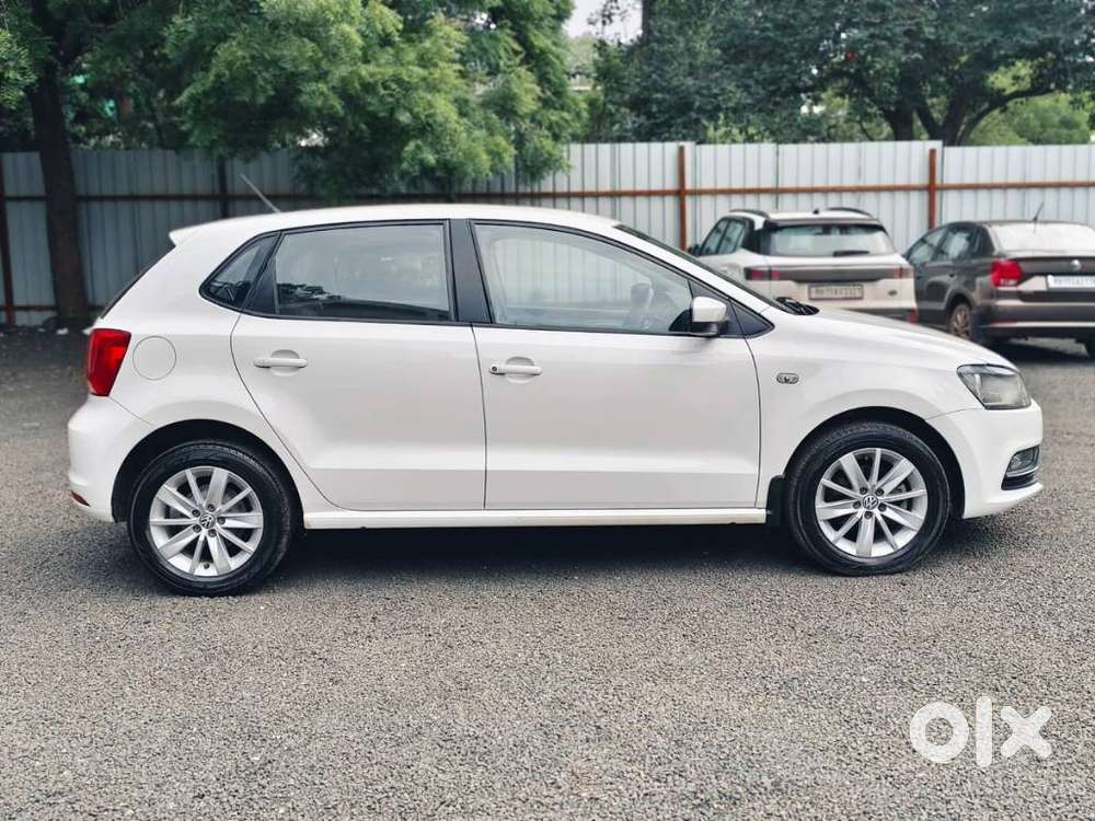 Volkswagen Polo Petrol Highline 1.6l, 2015, Diesel