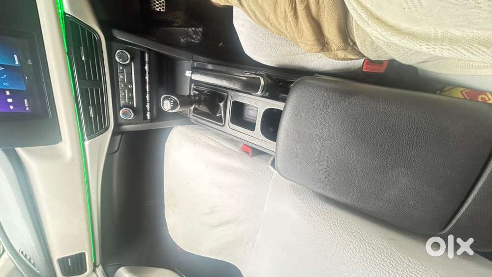 Mahindra Xuv700 2024 Diesel Well Maintained
