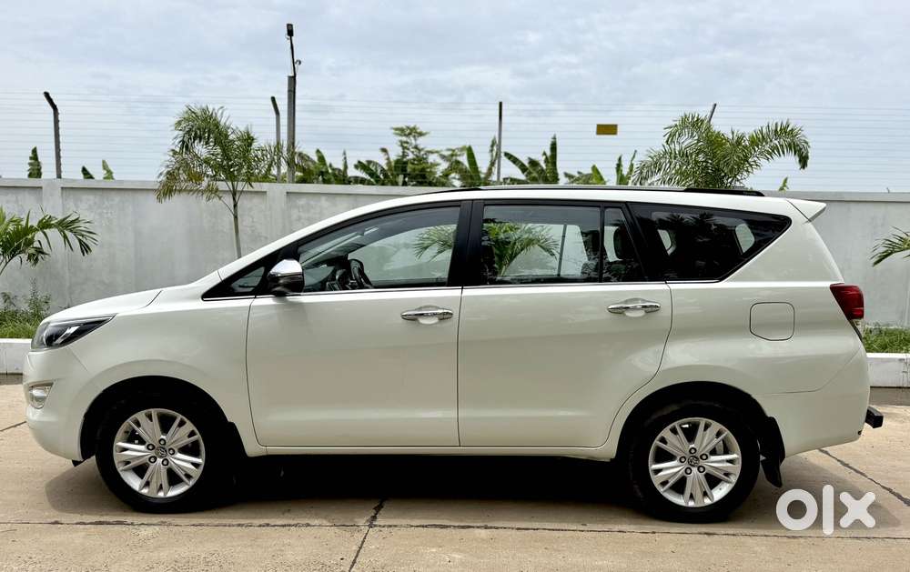 Toyota Innova Crysta 2.8 Zx At, 2017, Diesel
