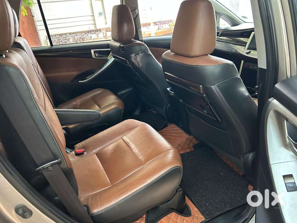 Toyota Innova Crysta 2.8 Zx At 7 Seater, 2017, Diesel