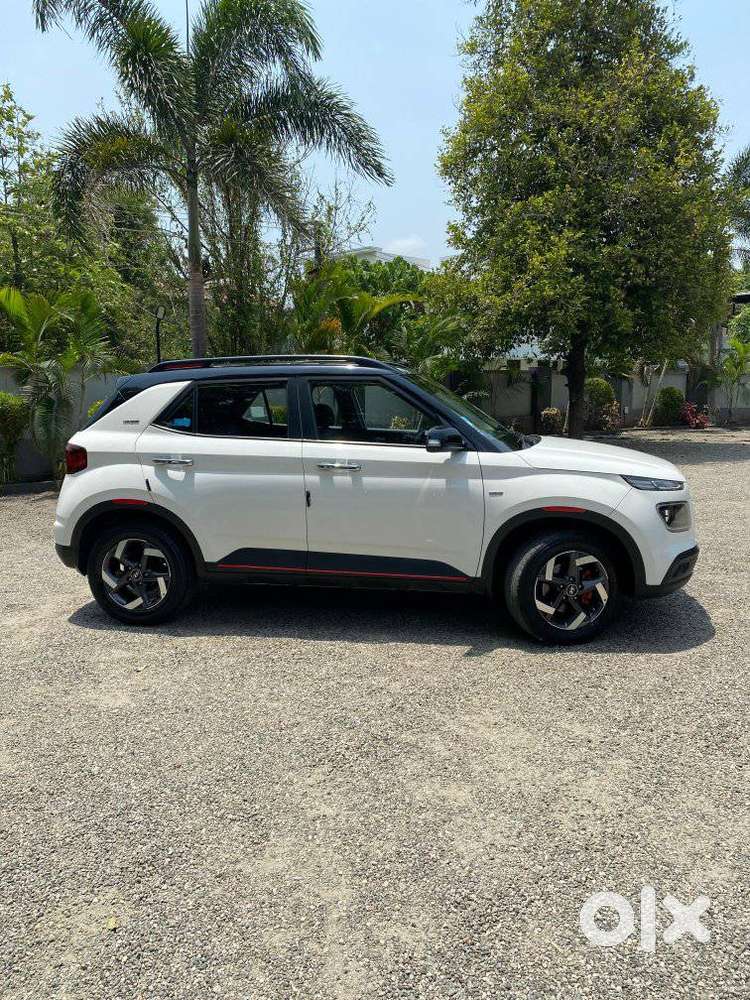 Hyundai Venue 1.0 Sx Plus Turbo Dct Dual Tone, 2022, Petrol