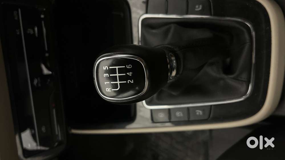 Skoda Slavia Style 1.0l Tsi Mt, 2022, Petrol