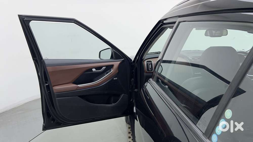 Hyundai Alcazar 1.5 Tdct Signature (o) 7s Petrol, 2023, Petrol