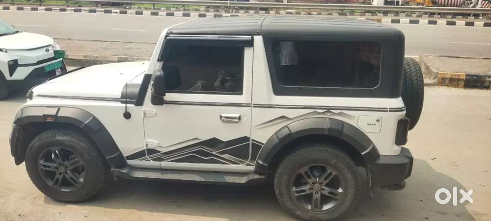 Thar White Colour 2 Wheel Driveing