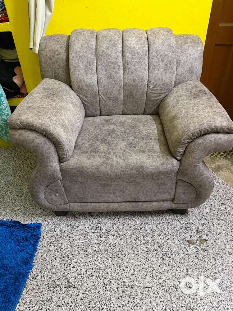 7 seater soft sofa, smart and sleek grey colour sofa.