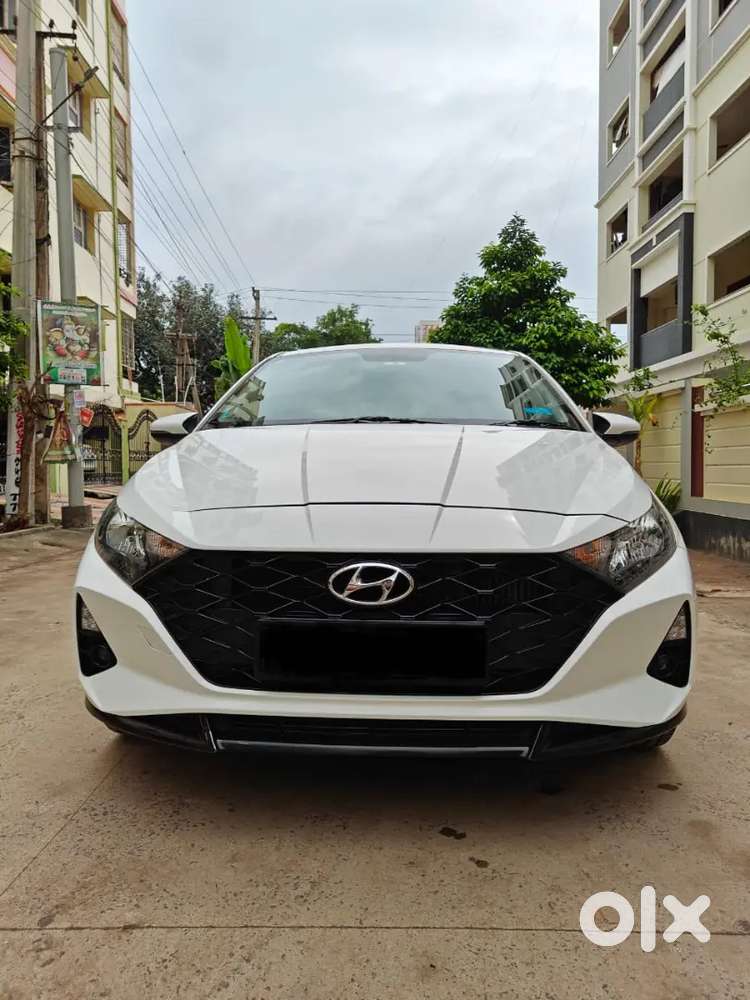Hyundai I20 Sportz 2022 Diesel Manual With Complete Showroom Track.