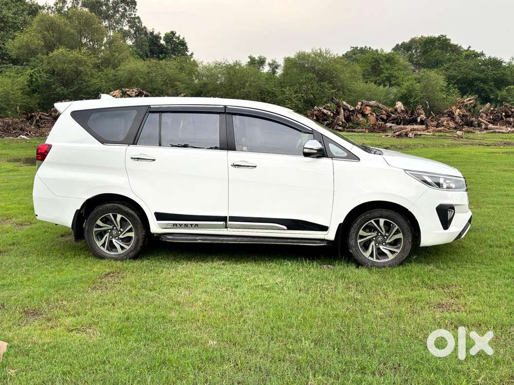 Toyota Innova Crysta 2.4 G Mt 8s, 2021, Diesel