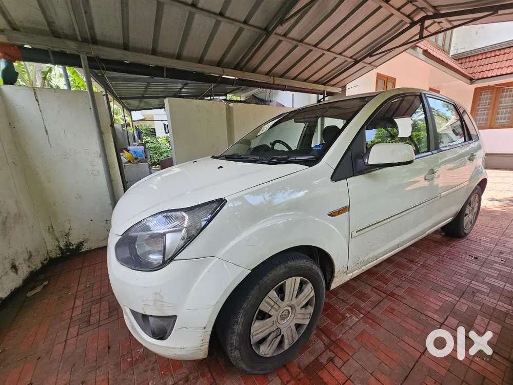 2011 Ford Figo 1.2 Duratec Petrol (titanium) - Top Variant