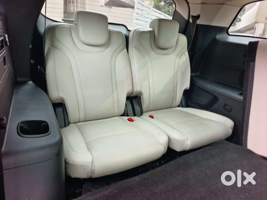 Mahindra Xuv700 2.0 Ax 7 Petrol At Str, 2022, Petrol