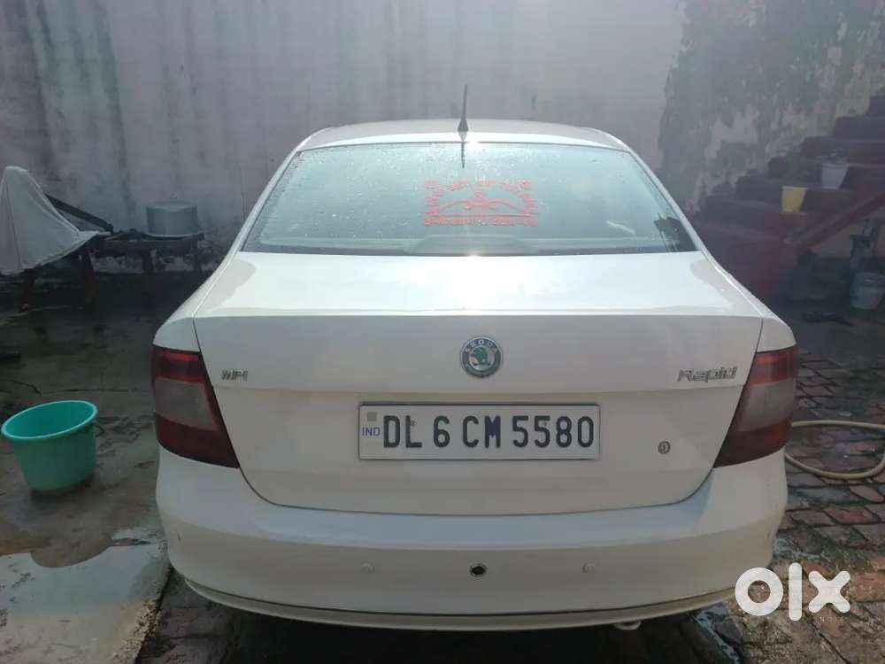 Skoda Rapid 1.6 Elegance Plus 2013