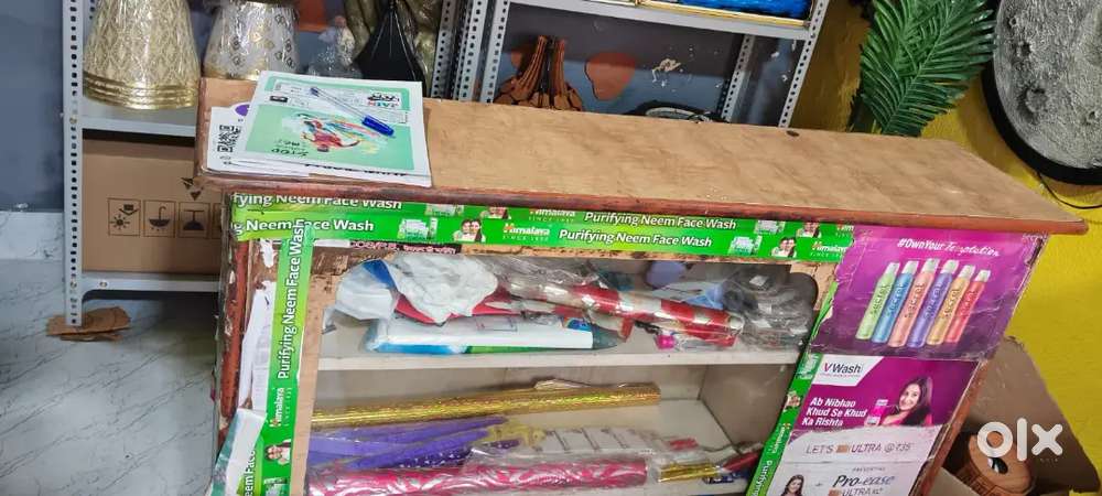Shop counter & display shelf