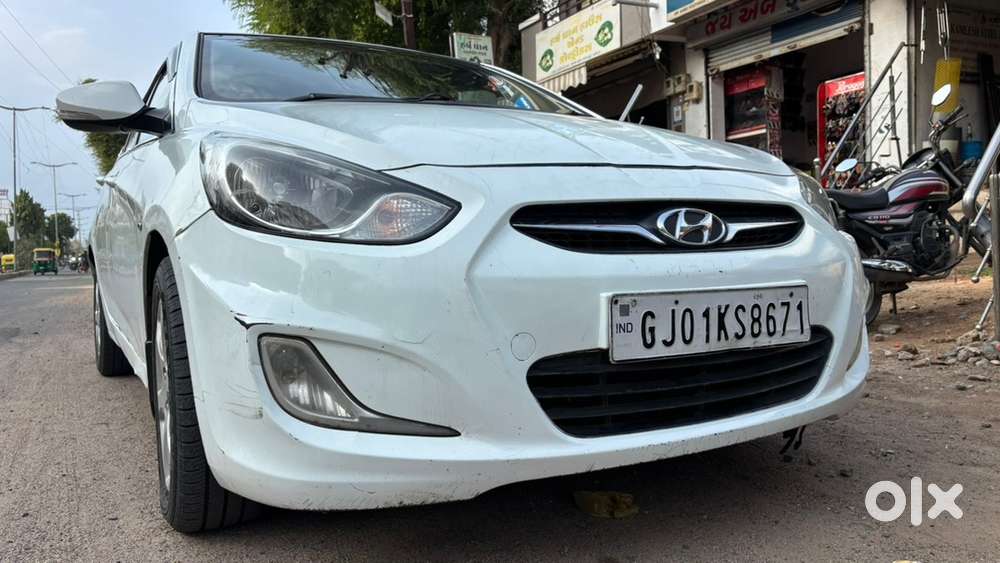 Hyundai Verna 1.6sx (mt)