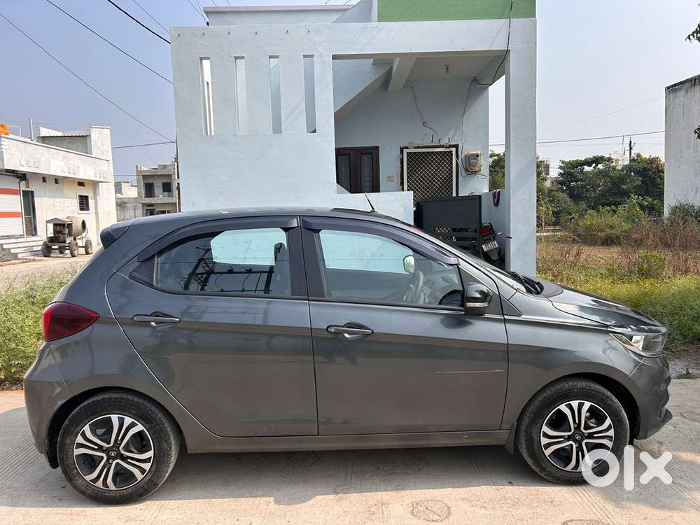 Tata Tiago Petrol Manual 2024