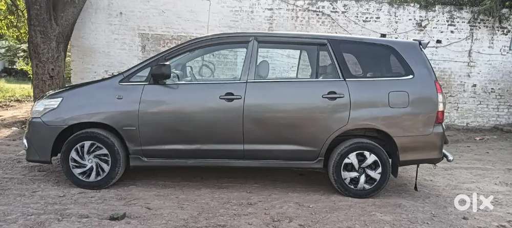 Toyota Innova 2013