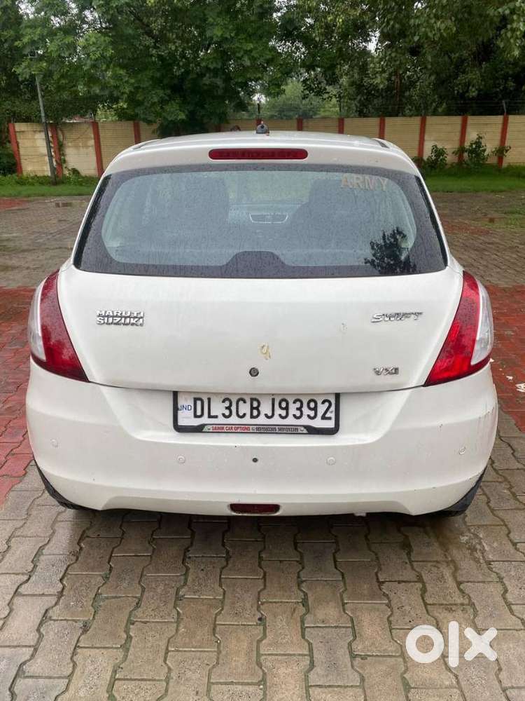 Maruti Suzuki Swift Vxi 1.2 Abs Bs-iv, 2012, Petrol