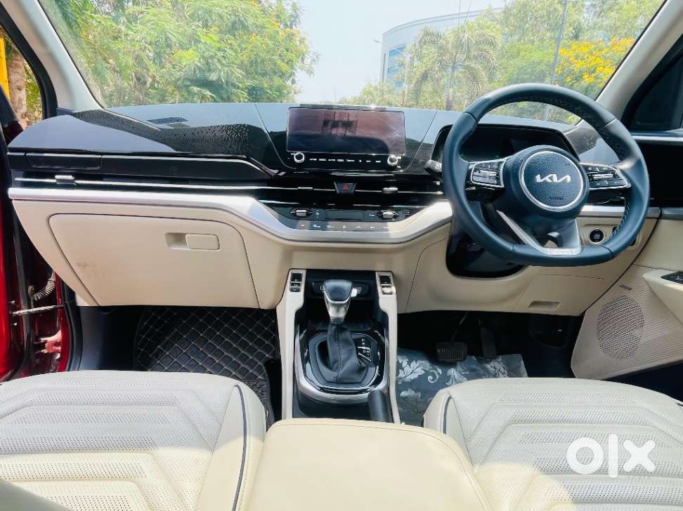 Kia Carens 1.4 Luxury Plus 6 Str, 2023, Petrol