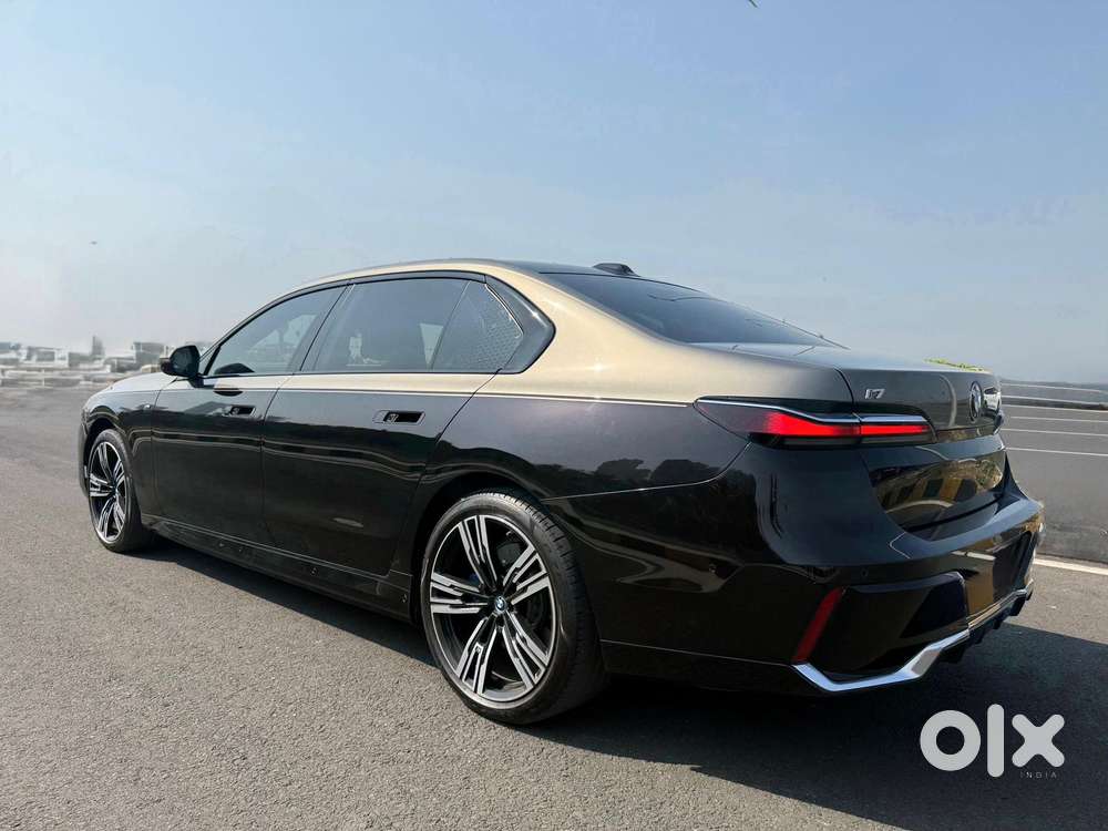 Bmw I7 Xdrive60, 2023, Electric