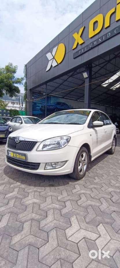 Skoda Rapid 2013-2016 1.6 Mpi Ambition With Alloy Wheel, 2015, Petro..