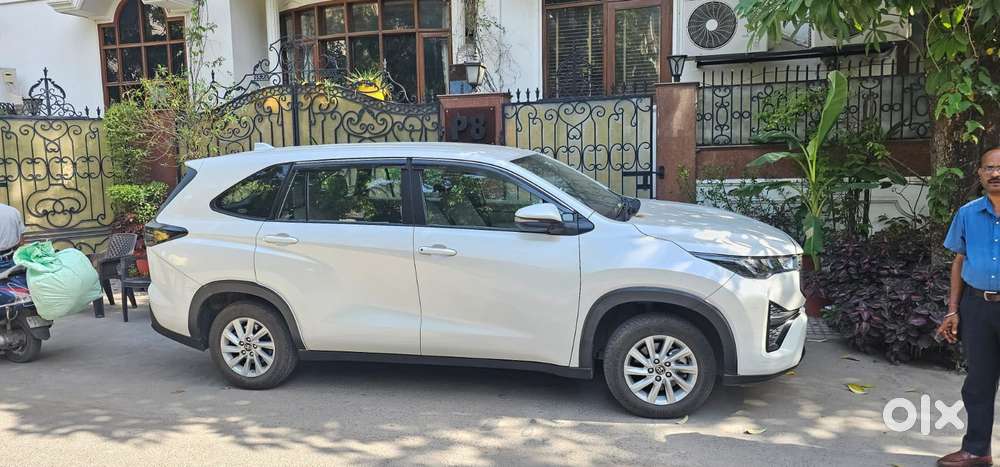 Toyota Innova Hycross 2.0 Gx 8 Str, 2023, Petrol