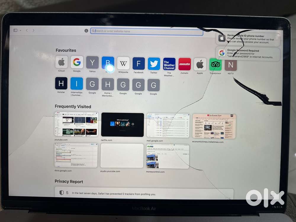 MacBook Air M1, 2020, Cracked Screen