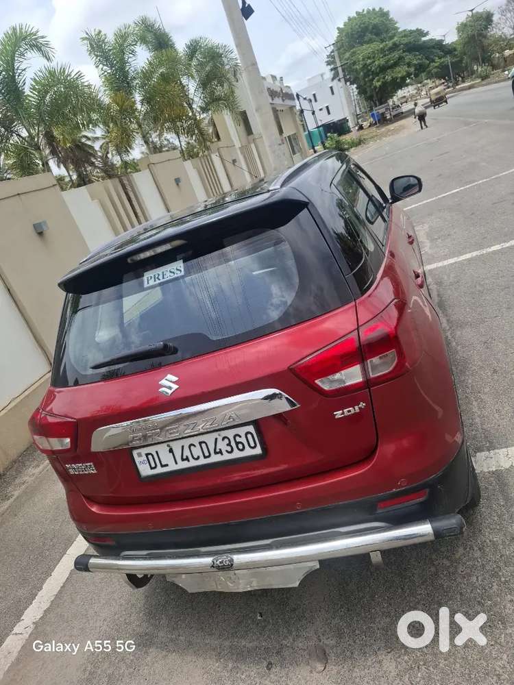 2017 Maruti Suzuki Brezza Zdi+ Dual Tone