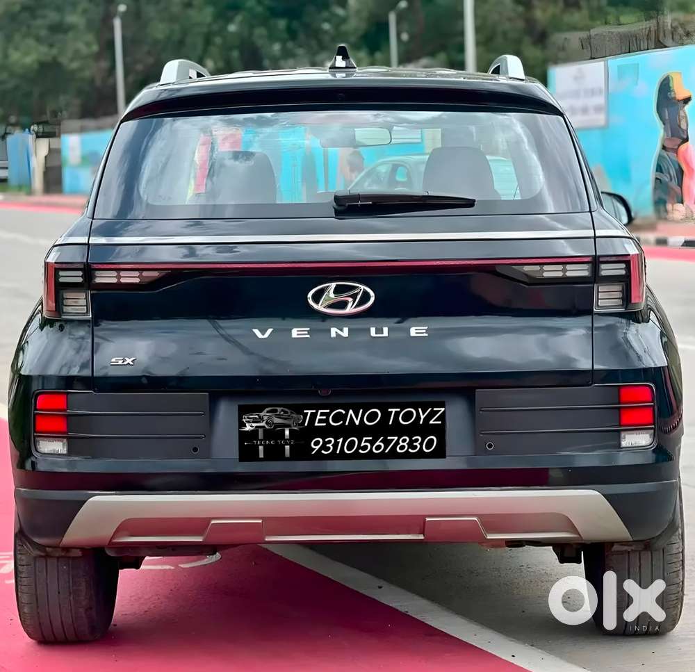 Hyundai Venue Sx Mt, 2023, Petrol