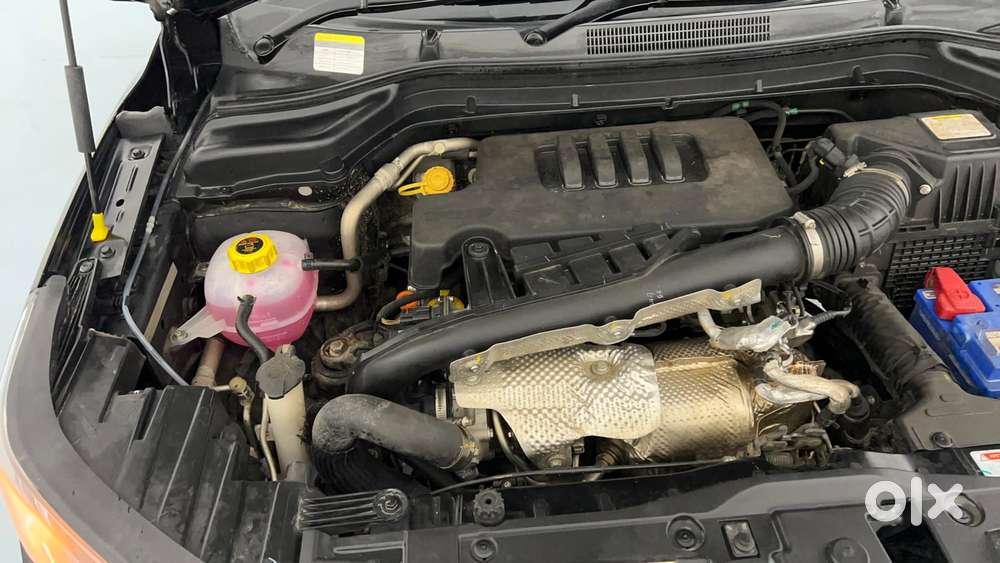 Mahindra Xuv300 W8 Option Diesel, 2023, Diesel