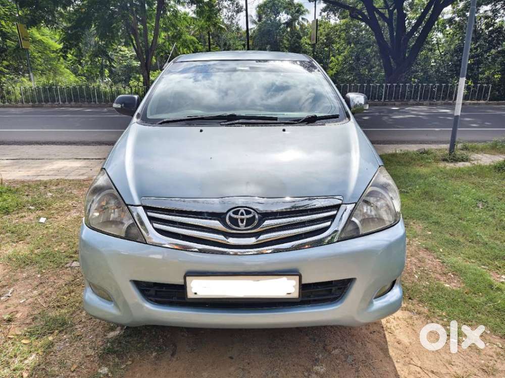 Toyota Innova 2.5 V 7 Str, 2010