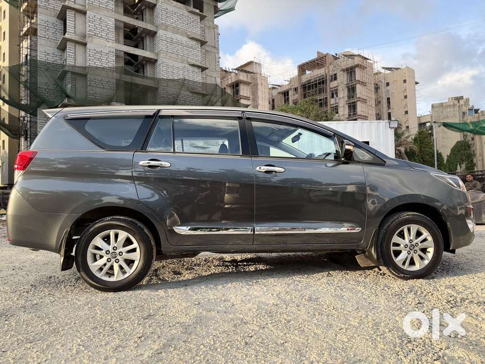 Toyota Innova Crysta 2.8 Gx At 8 Seater, 2017, Diesel