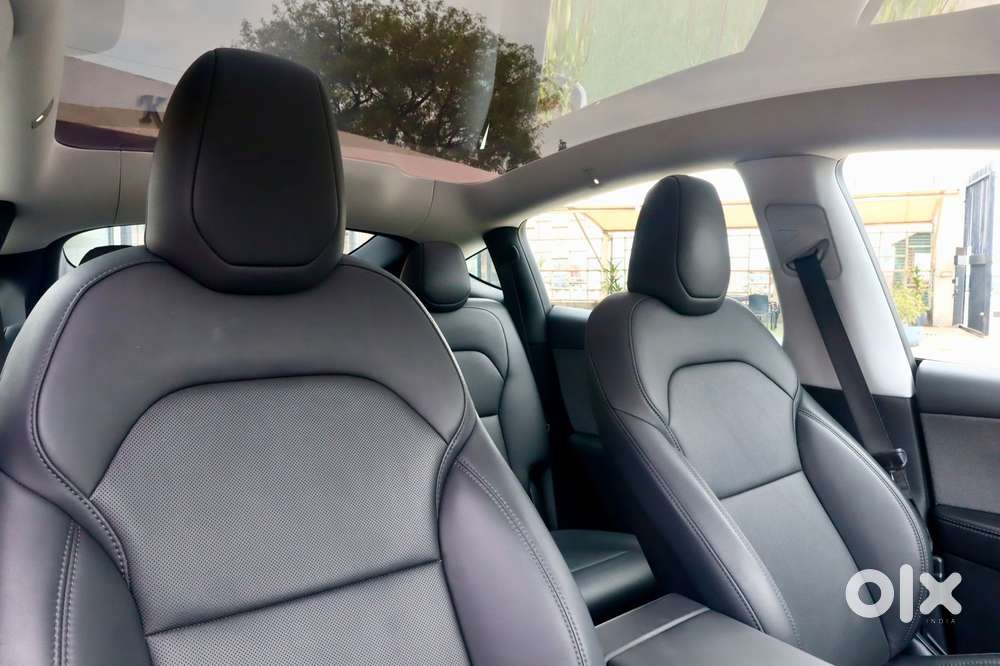 Tesla Model Y Rear-wheel Drive (rwd), 2025, Electric