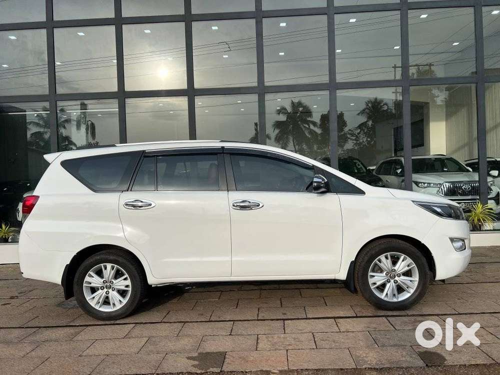 Toyota Innova Crysta 2.8 Z, 2017