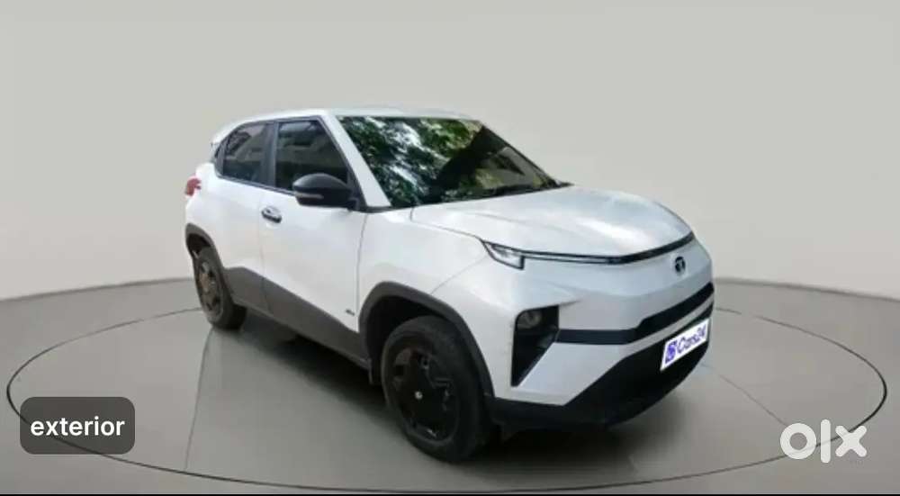 Showroom Cond. - Just 16k Km Driven - Automatic, 6 Airbags