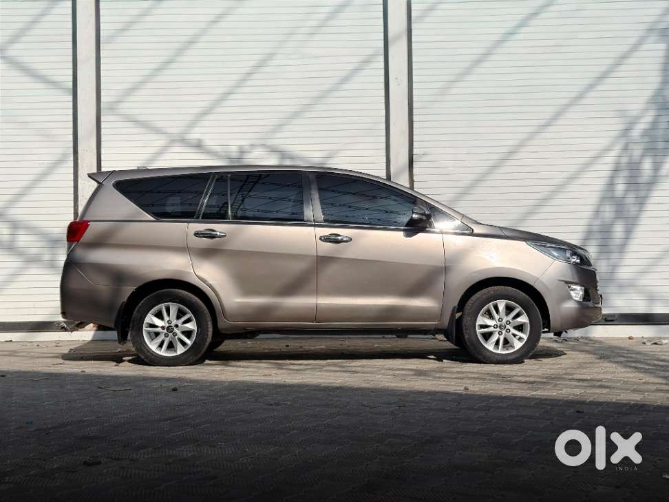 Toyota Innova Crysta 2.4 Gx Mt, 2017, Diesel
