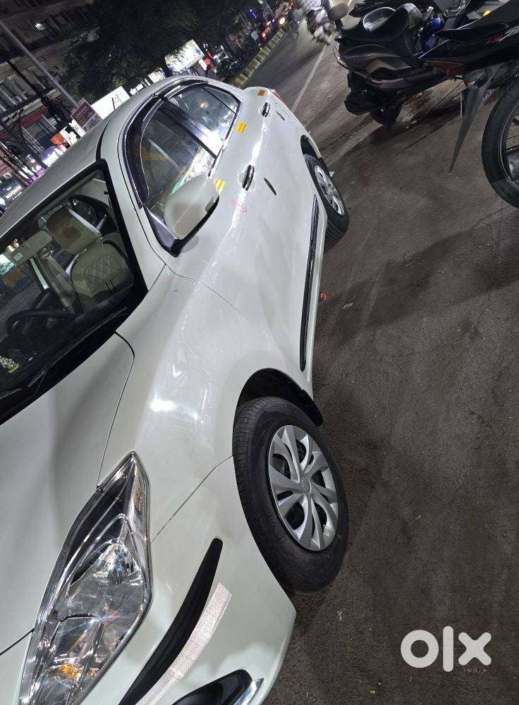 Maruti Suzuki Dzire 1.2 Vxi, 2023, Petrol